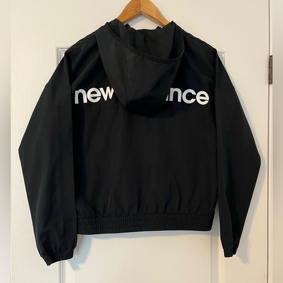 NEW BALANCE | Windbreaker | Small - Picture 2 of 7